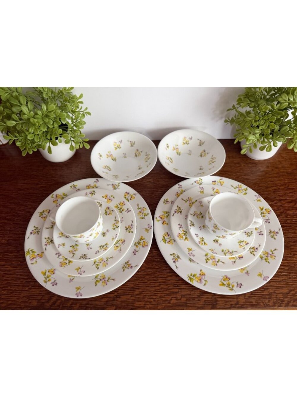 2 Martha Stewart Everyday France Yellow Purple Floral 5 Piece Place Settings EC